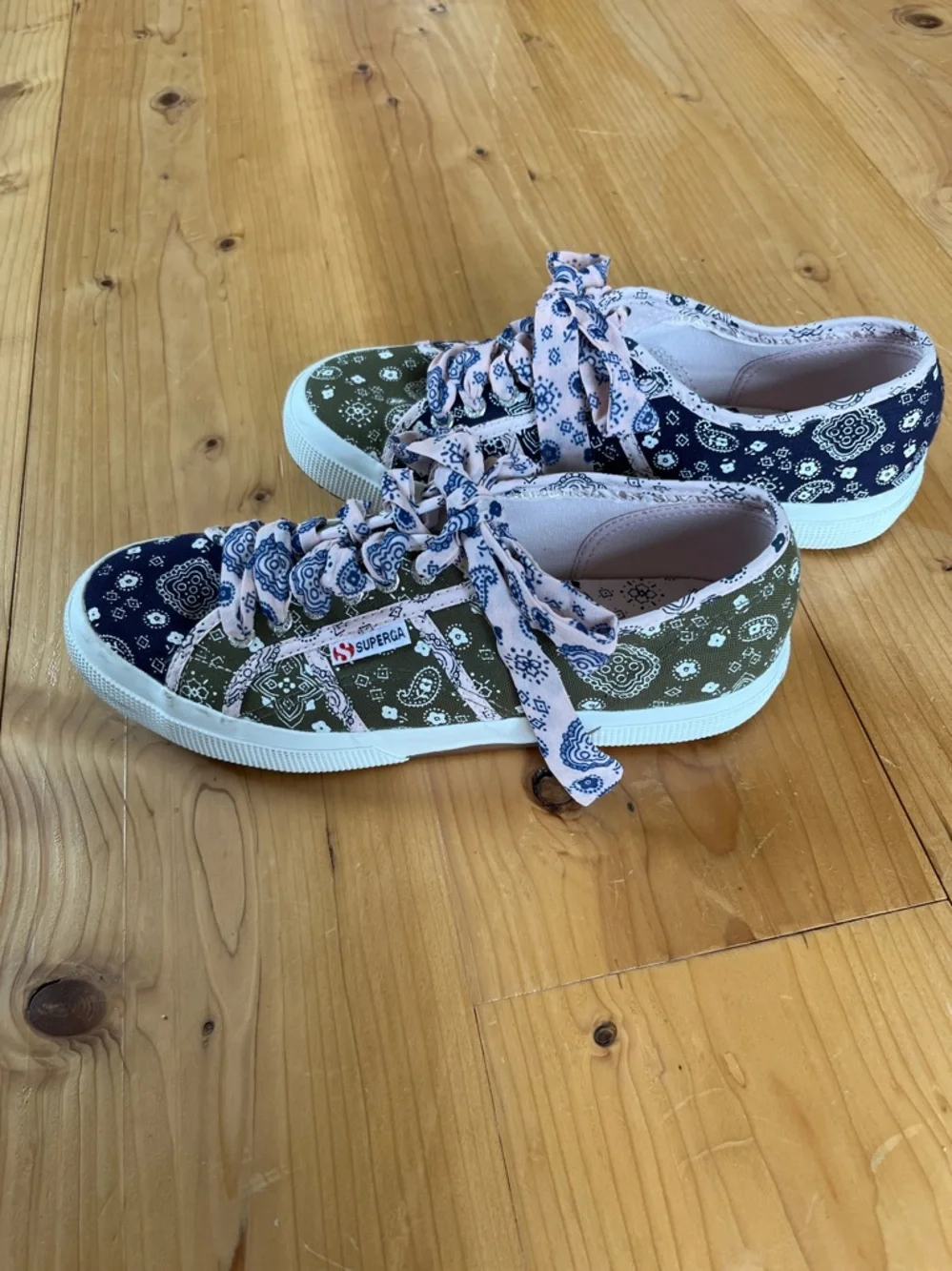 Superga Low-Top Lace Up Sneakers in Navy Blue & Olive Green Paisley Pattern - Picture 4 of 8
